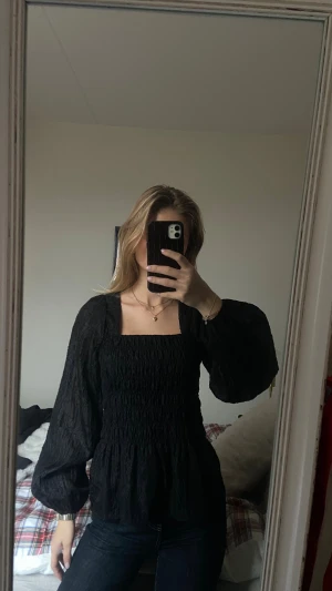 Svart blus-topp från Neo Noir, XS - Väldigt fint skick!