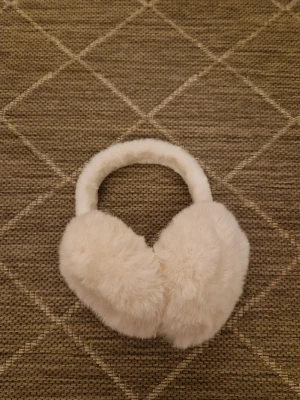 Öronmuffar - Vanliga vita öronmuffar