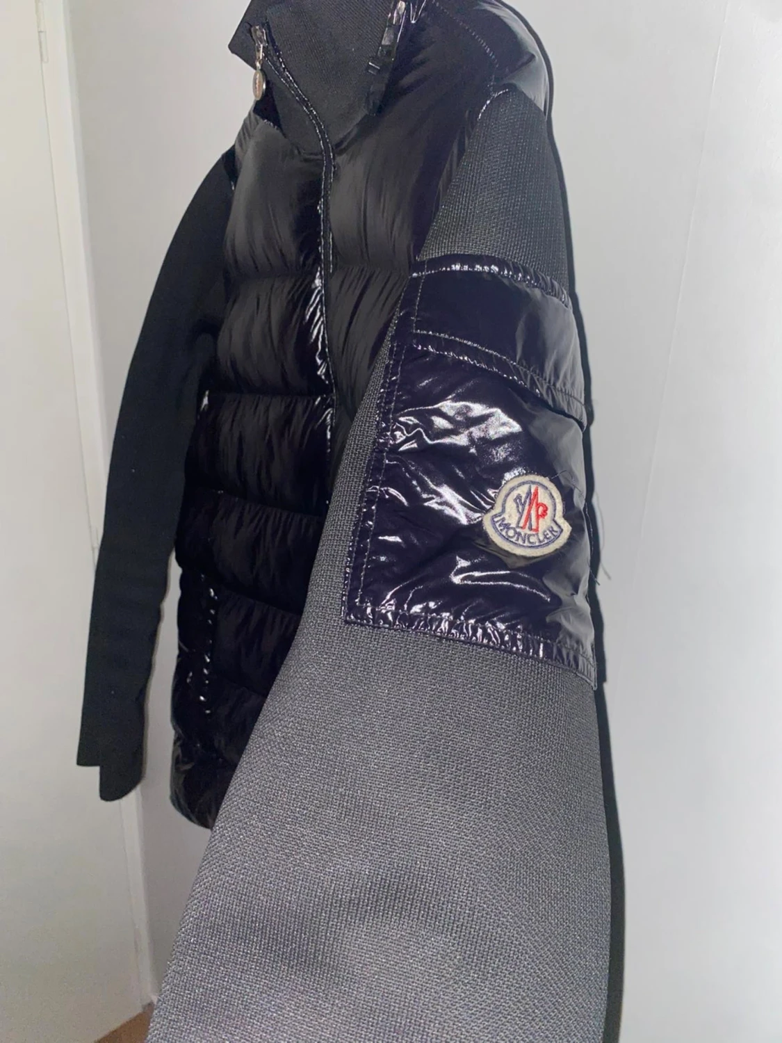 Svart pufferjacka från Moncler