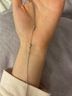 Kors armband - Köpt i Cypern och inte använt så mycket. 