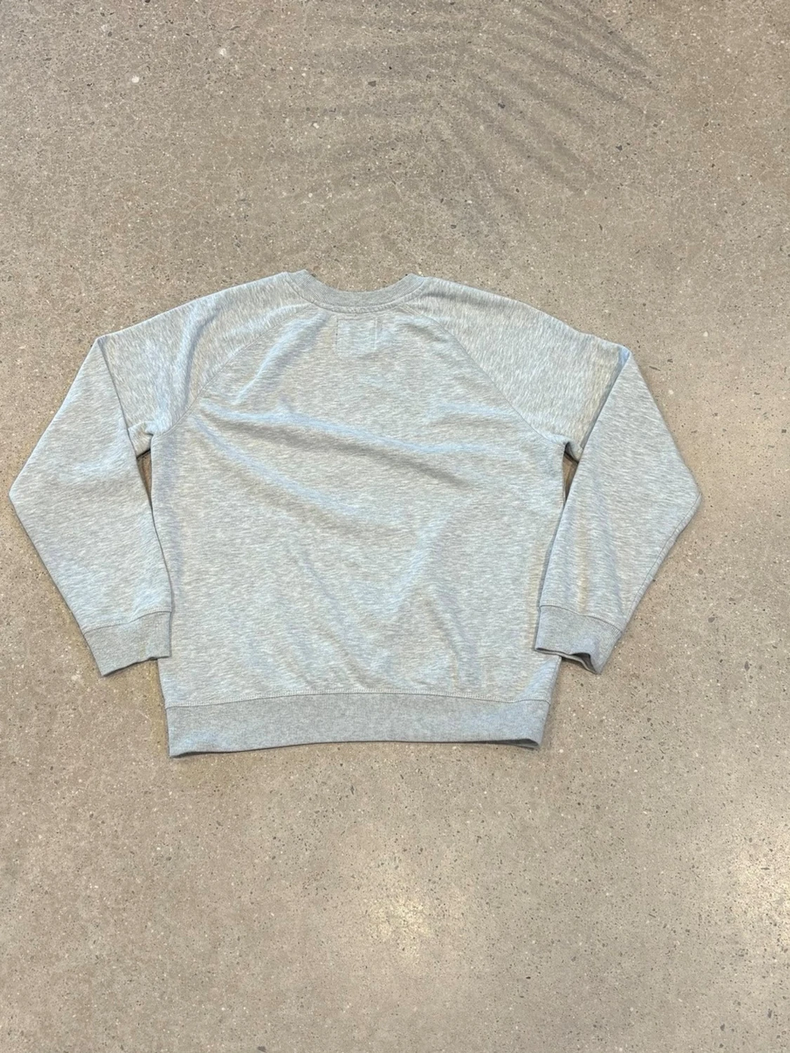 Ljusgrå sweatshirt från 157 Denim Makers - 1