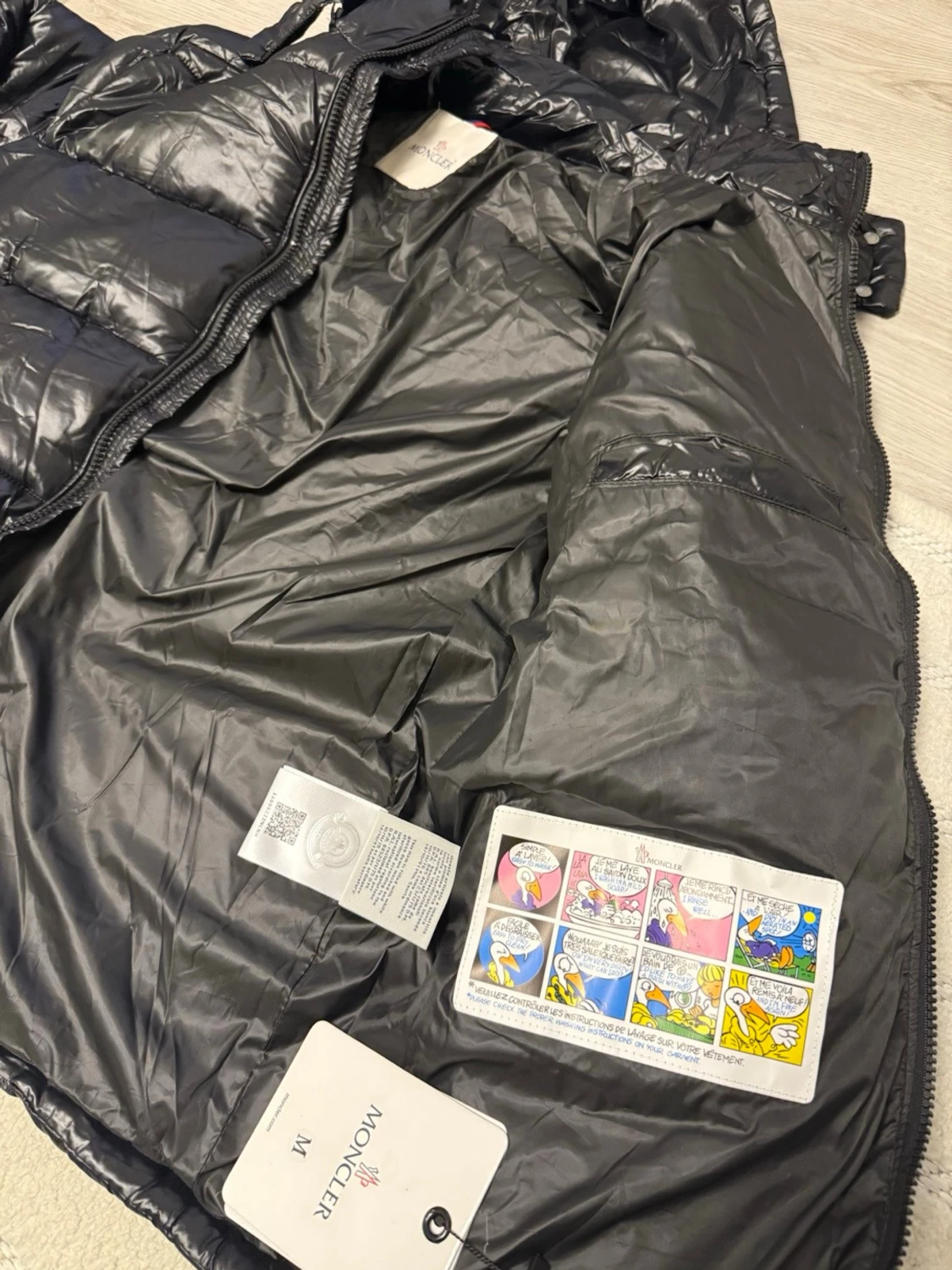 Svart Moncler pufferjacka med huva - 2