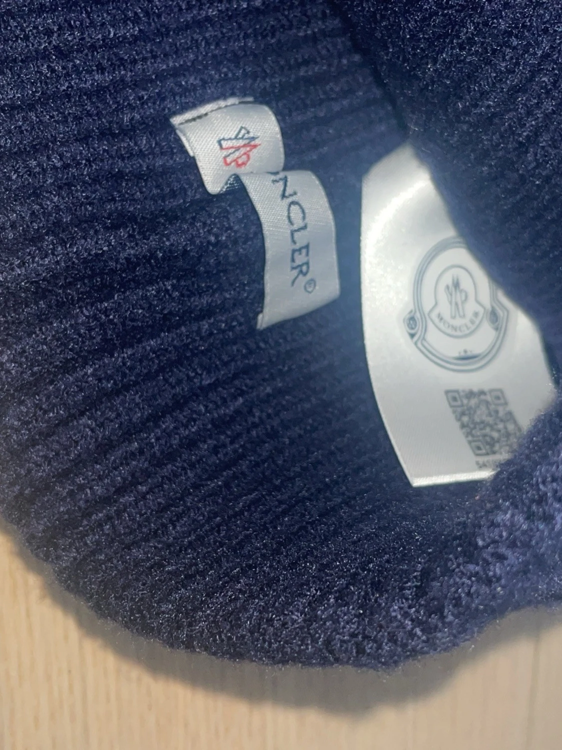 Mörkblå ribbstickad mössa Moncler - 2