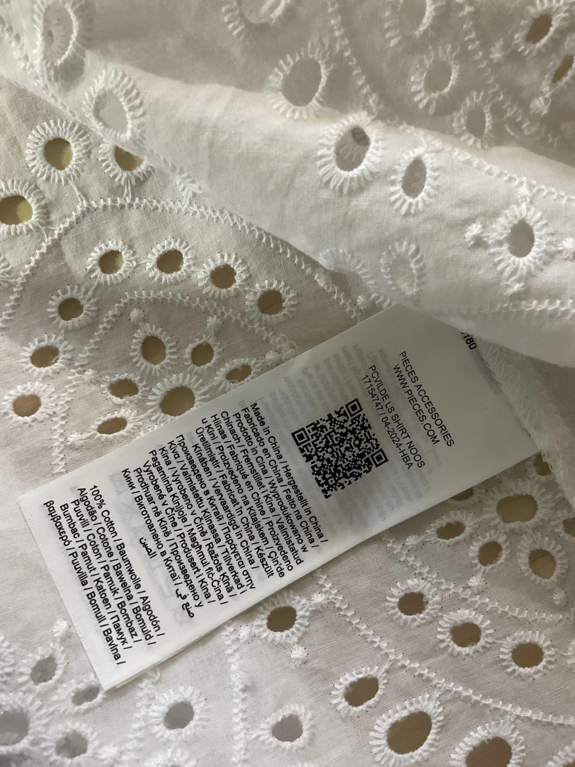 Vit broderad skjorta från Pieces - 3