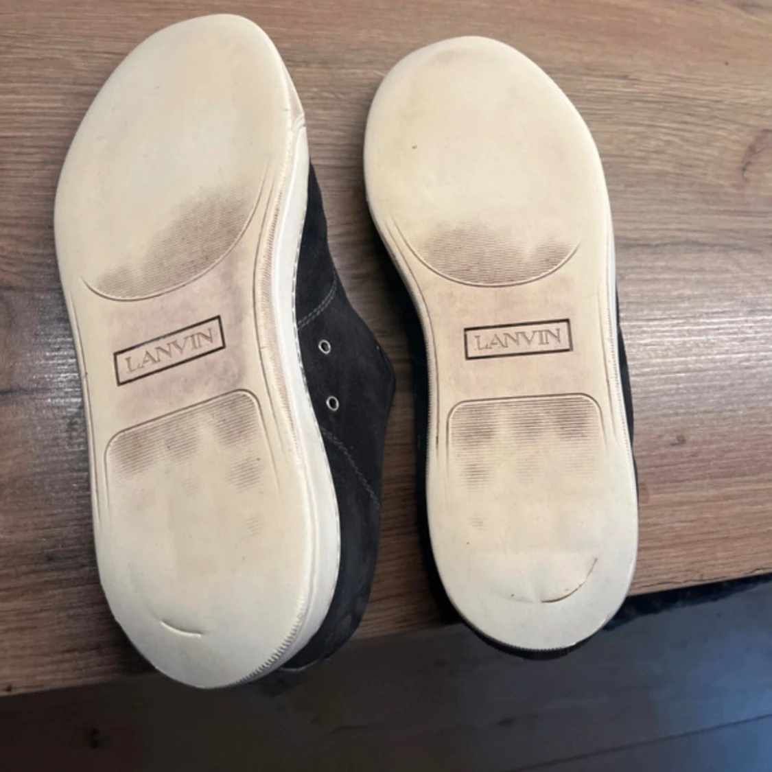 Lanvins  - 2