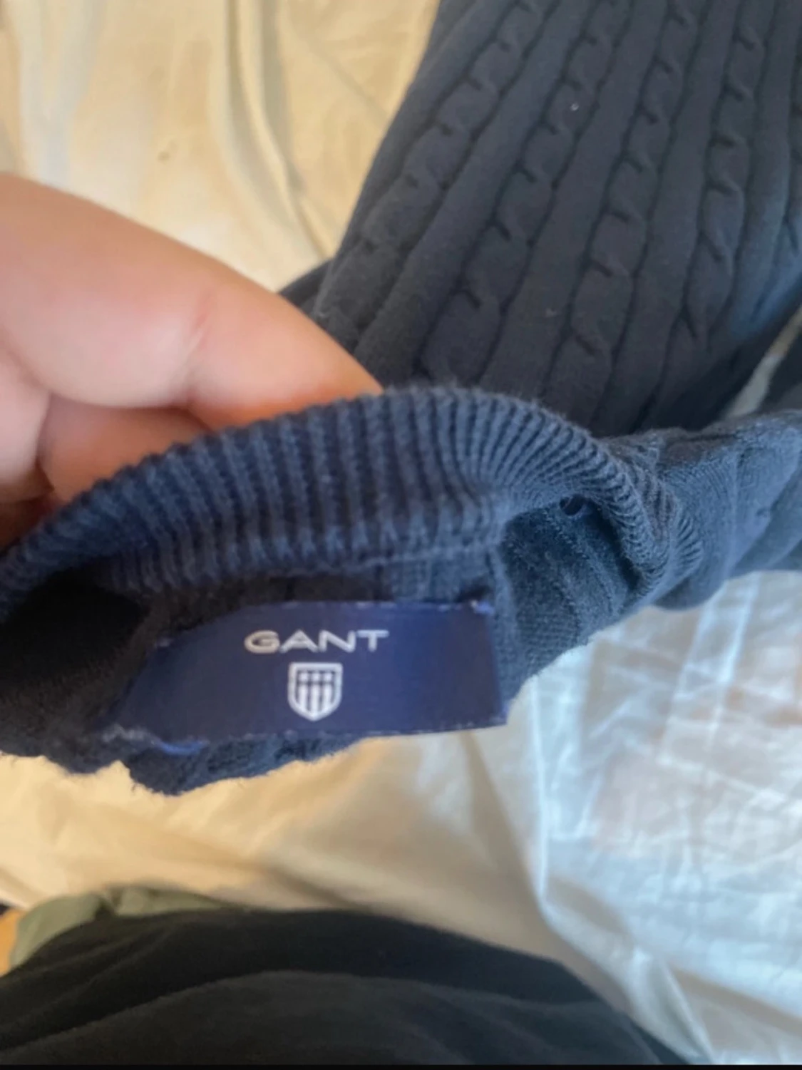 Mörkblå stickad tröja från GANT - 2