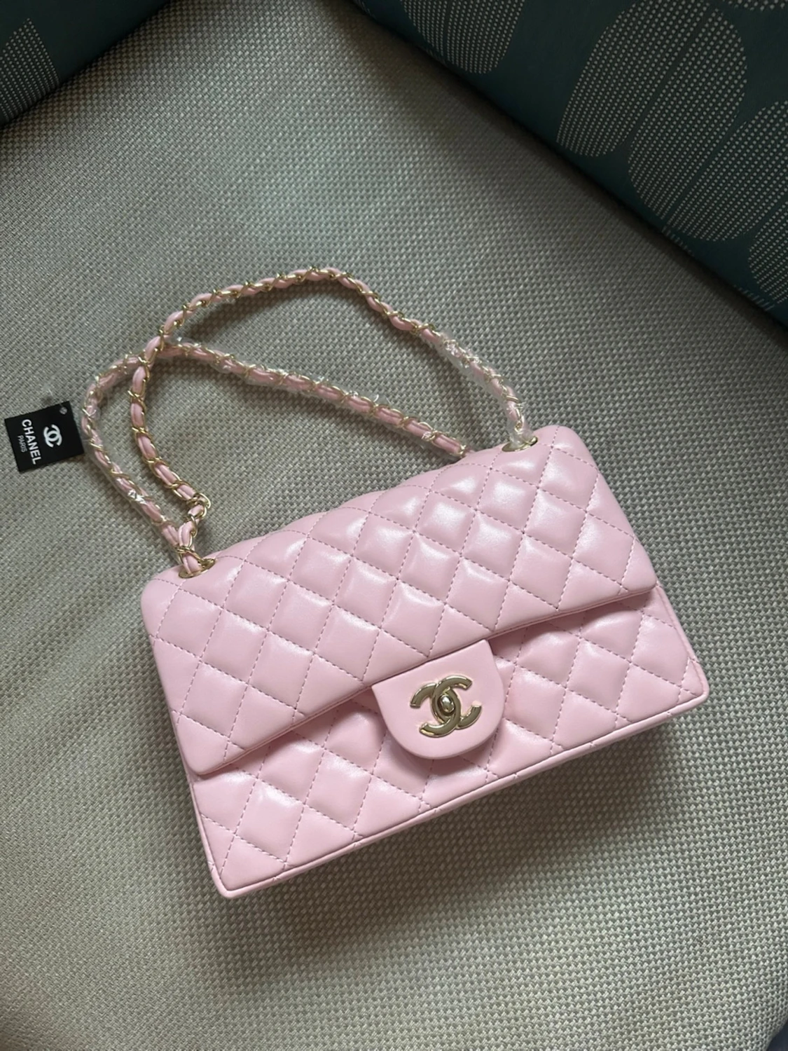 Rosa quiltad Ch@nel  axelväska i skinn