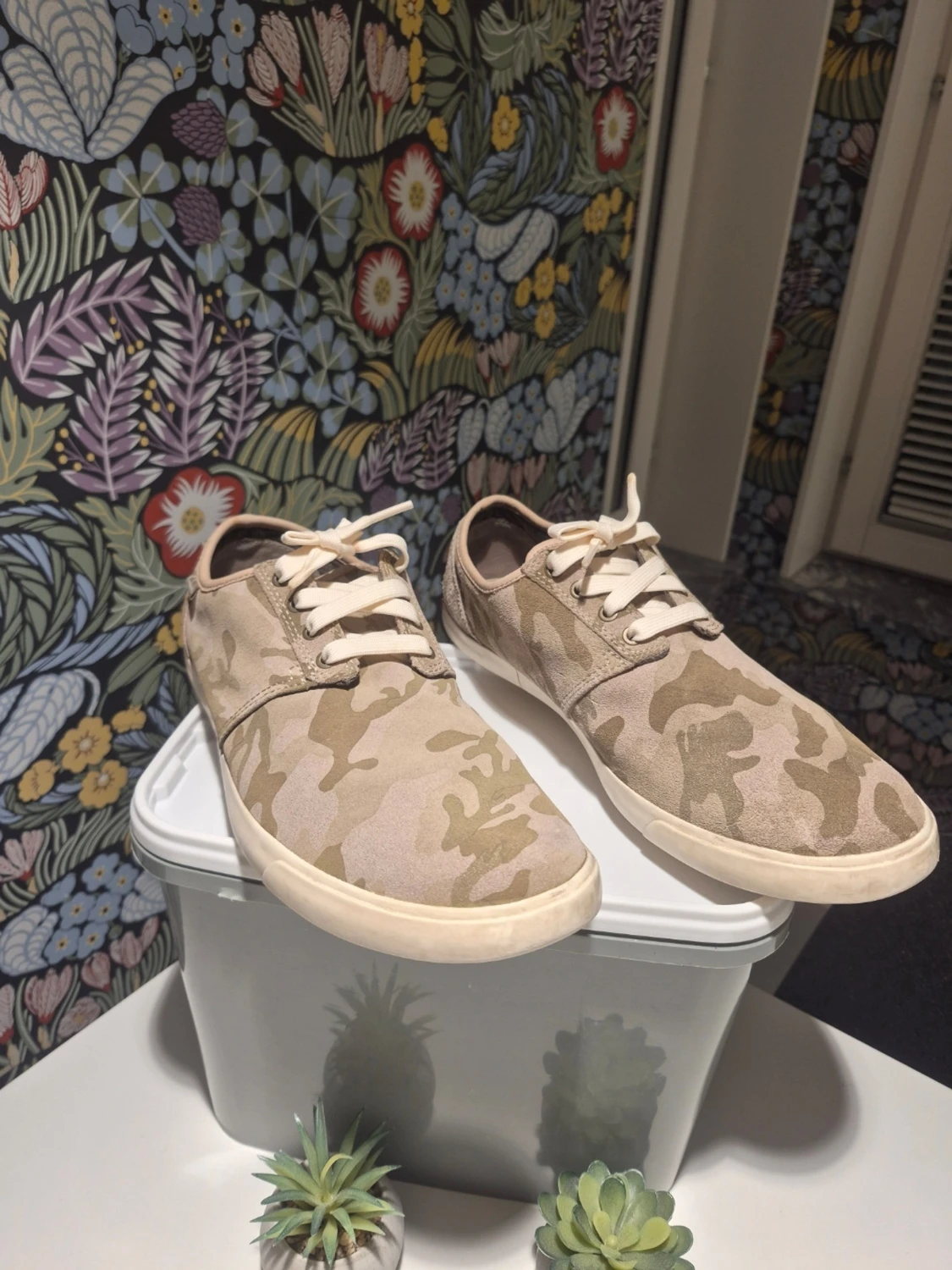 Beige camo sneakers från Clarks - 2