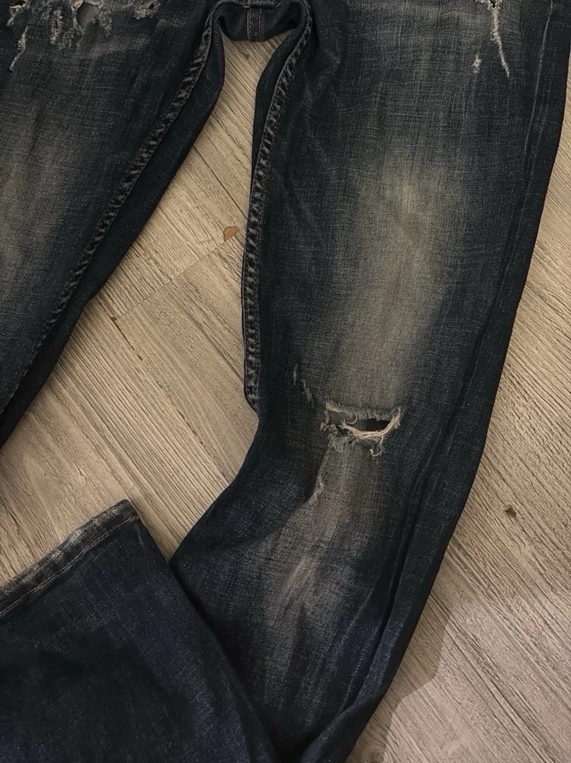 Dsquared2 mörkblå jeans med slitningar - 2