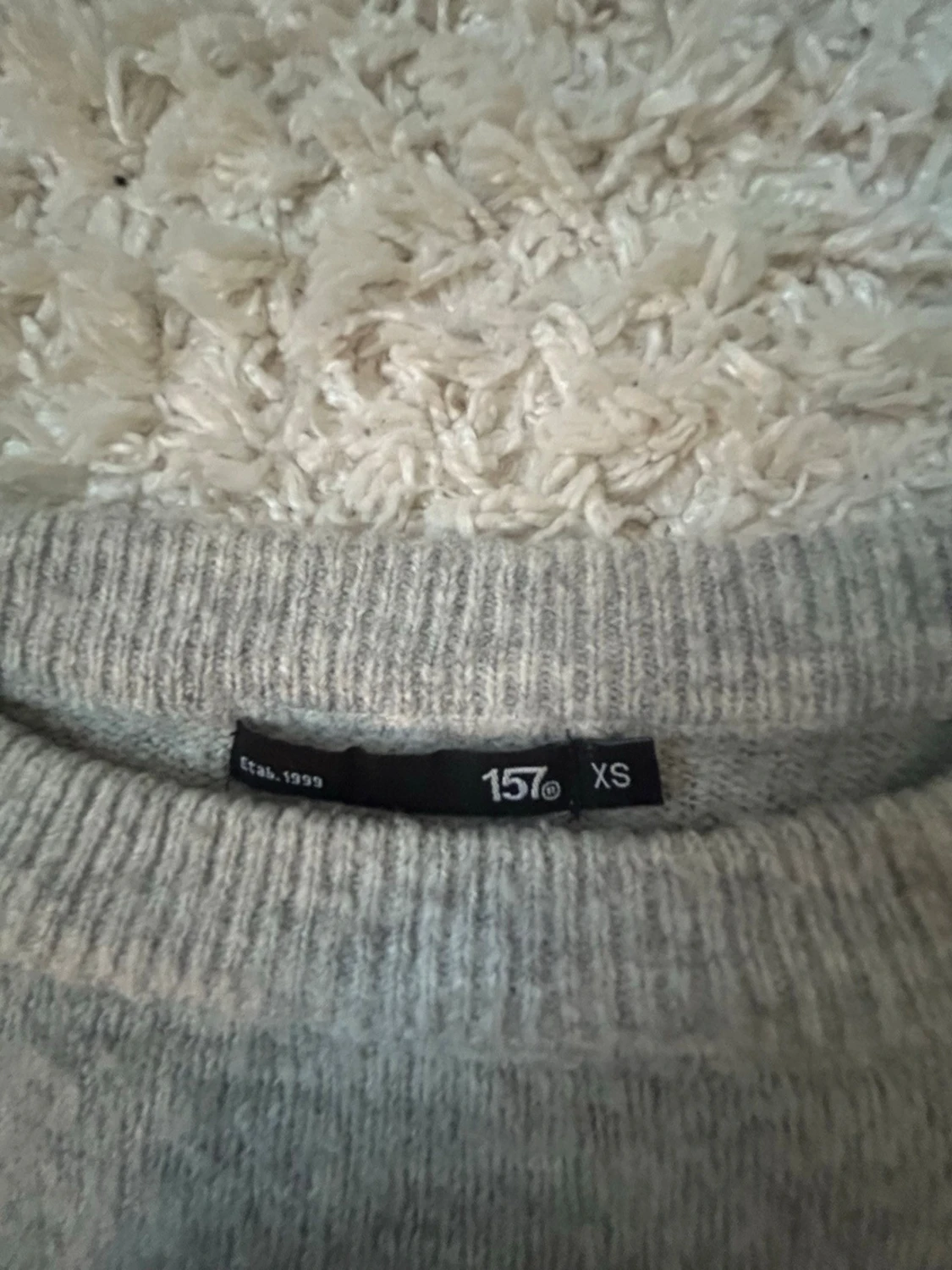 Grå stickad tröja från 157 XS - 1