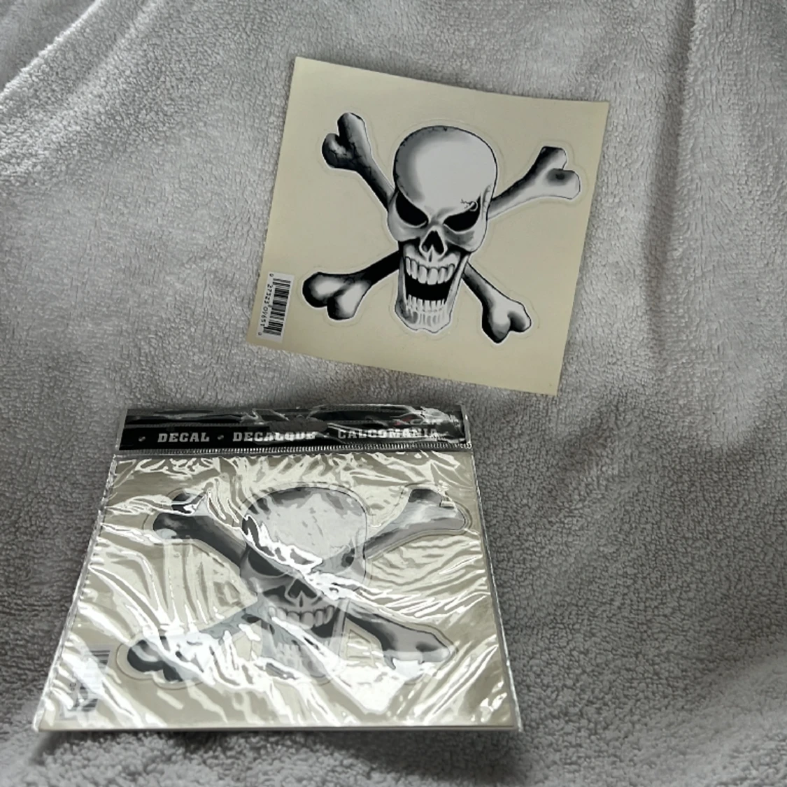 Svartvit dödskalle-dekal XCar