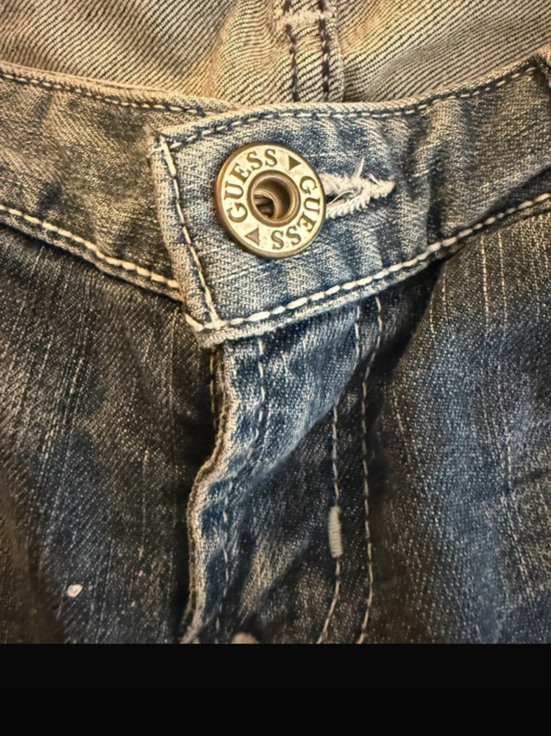 Blå bootcut jeans från Guess - 2