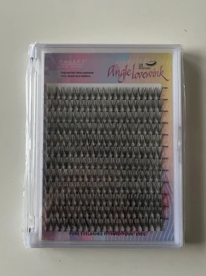 Fransar - Helt nya fransar, säljs då jag bytt till annan modell🥰 har 2 kartor, 70kr/st