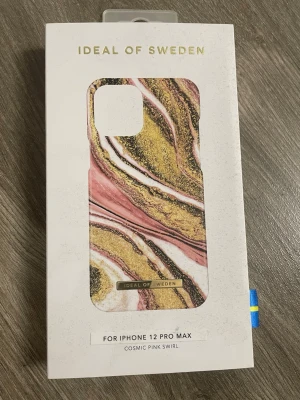 Mobilskal - En ny mobilskal, iphone 12 pro max, priset går att diskutera märke ideal of sweden 