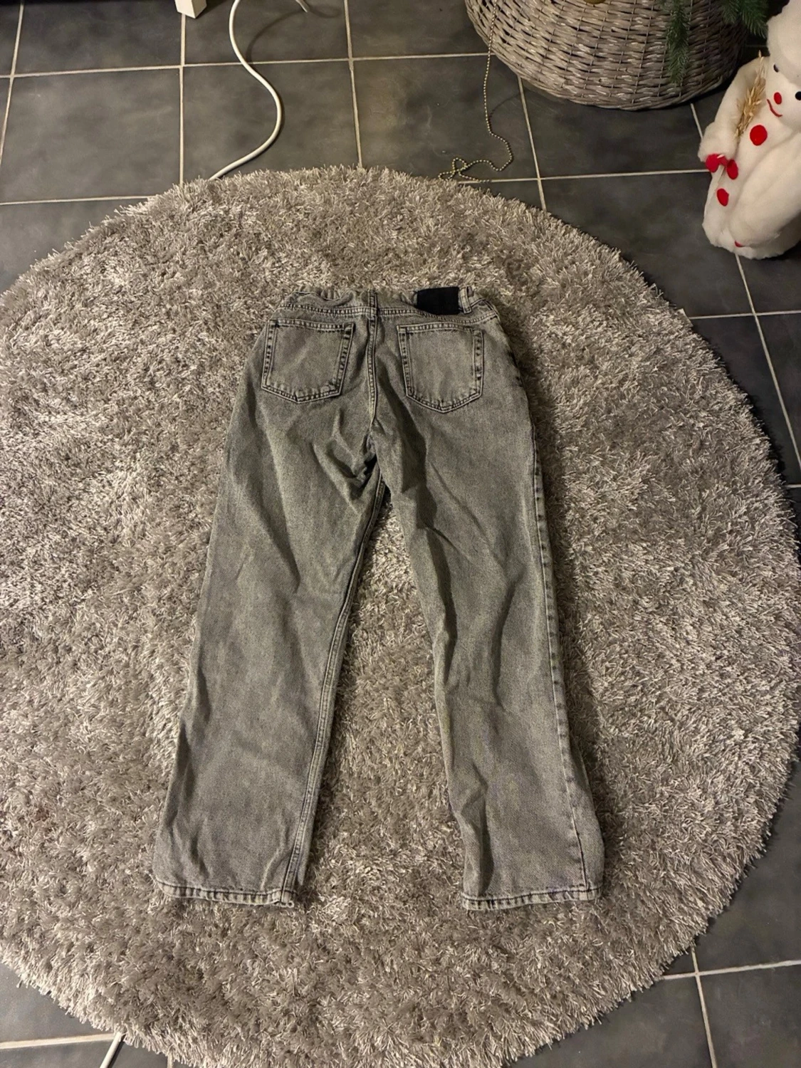 Grå straight jeans med normal passning - 1