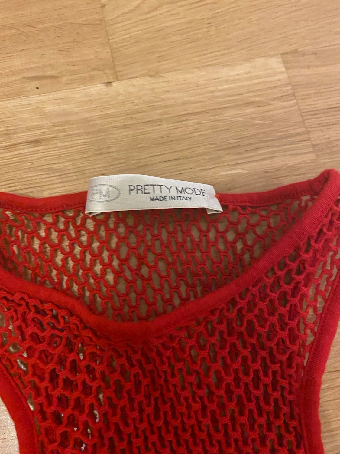 Röd nätlinnetopp från Italien - 1