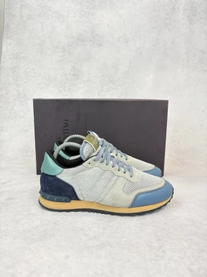 Valentino  Rockrunner sneakers - – Condition: 9/10  – What is included: Only the sneakers  – Retail price: Over 700 