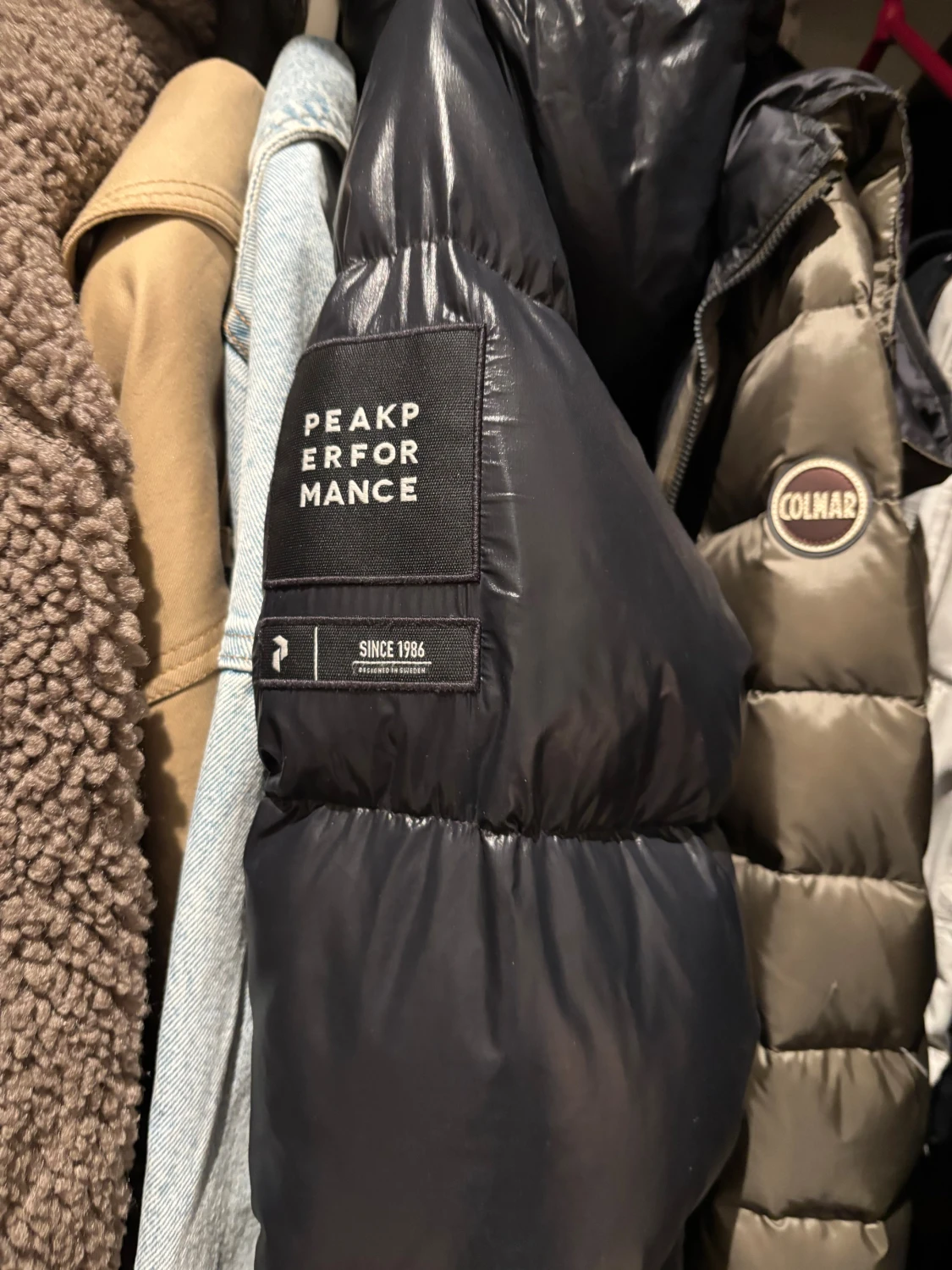 Svart pufferjacka Peak Performance - 4