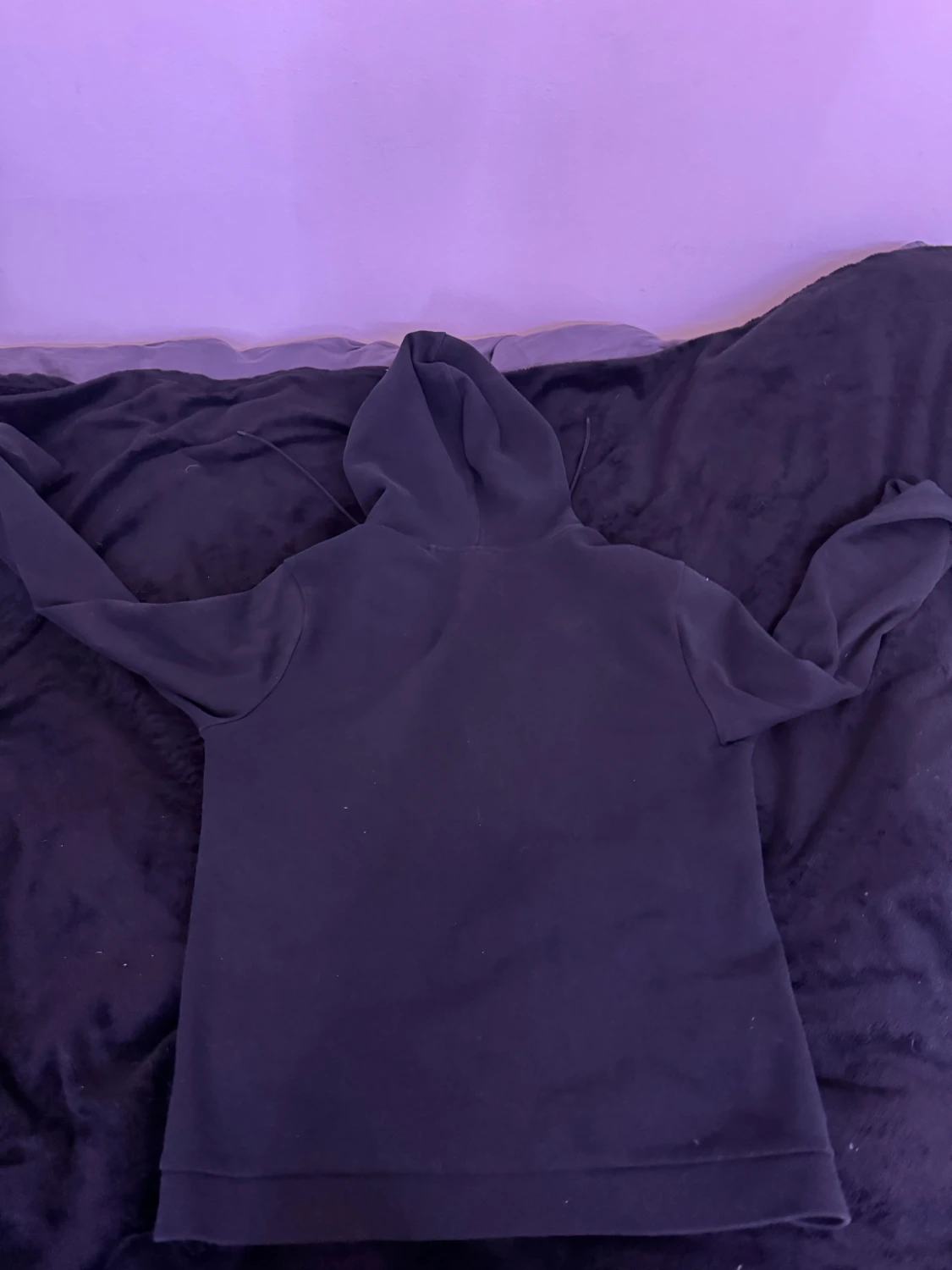 Svart hoodie från BOSS med dragkedja - 1