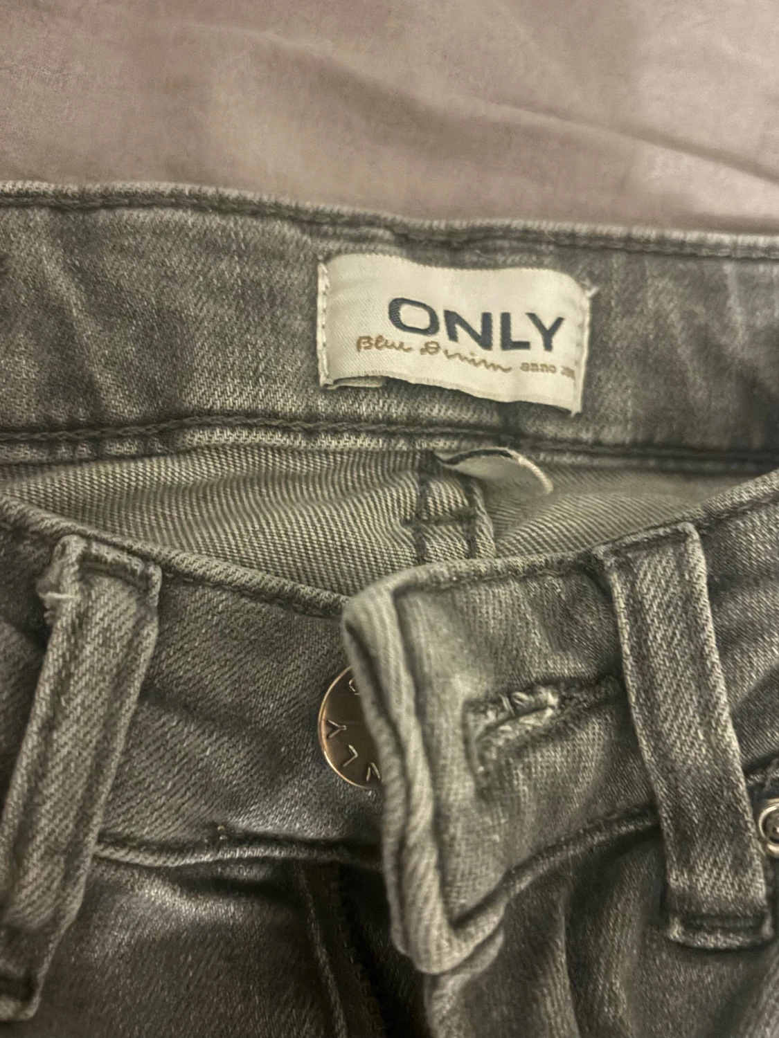 Grå bootcut jeans från ONLY - 1