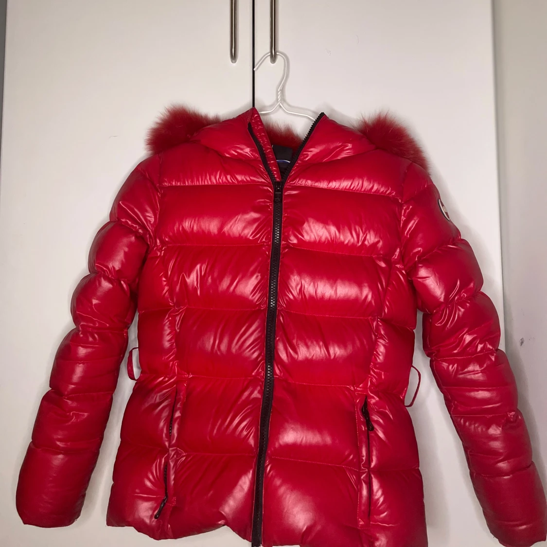 Colmar dunjacka med päls luva och bälte