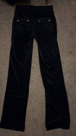 Juicy Couture mörkblå - Använd 5 gånger, jätte sköna och varm