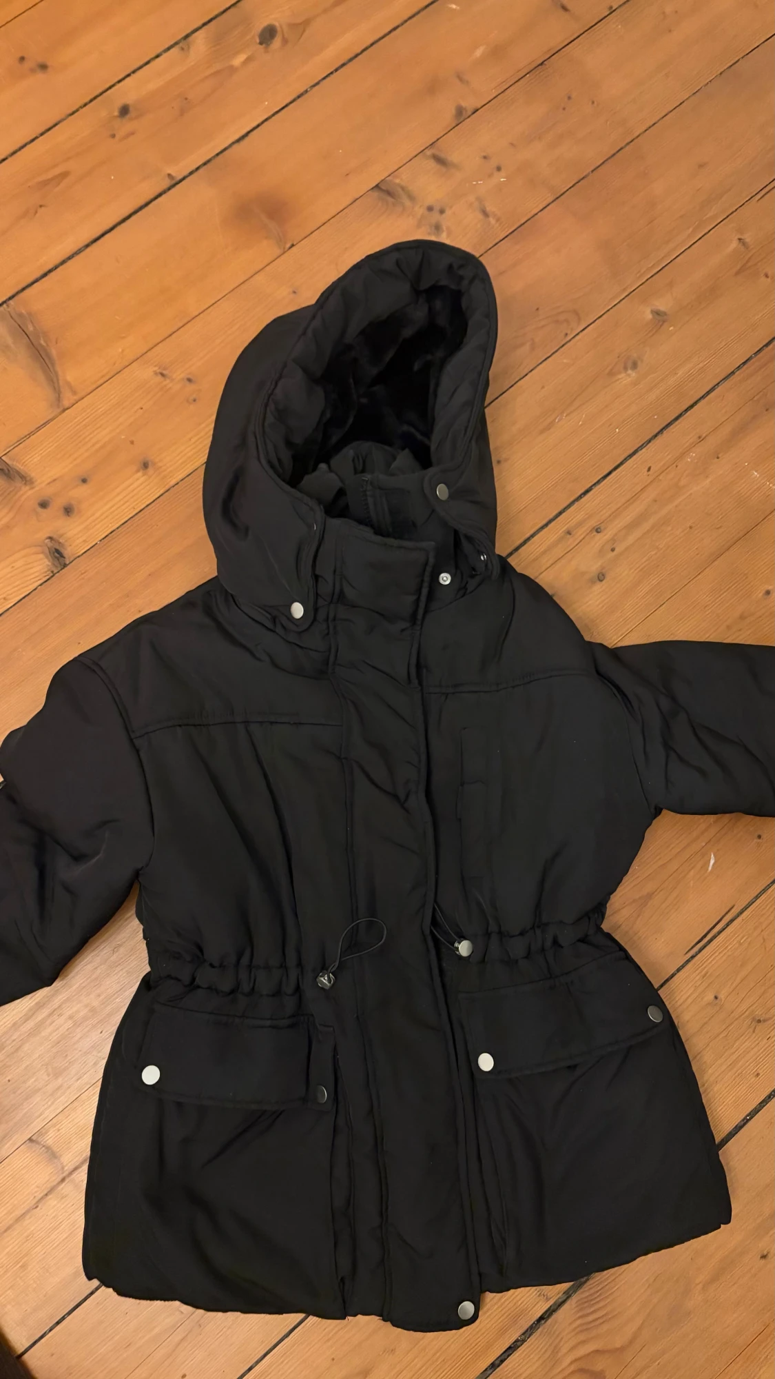 Svart pufferjacka från ZARA med huva - 2