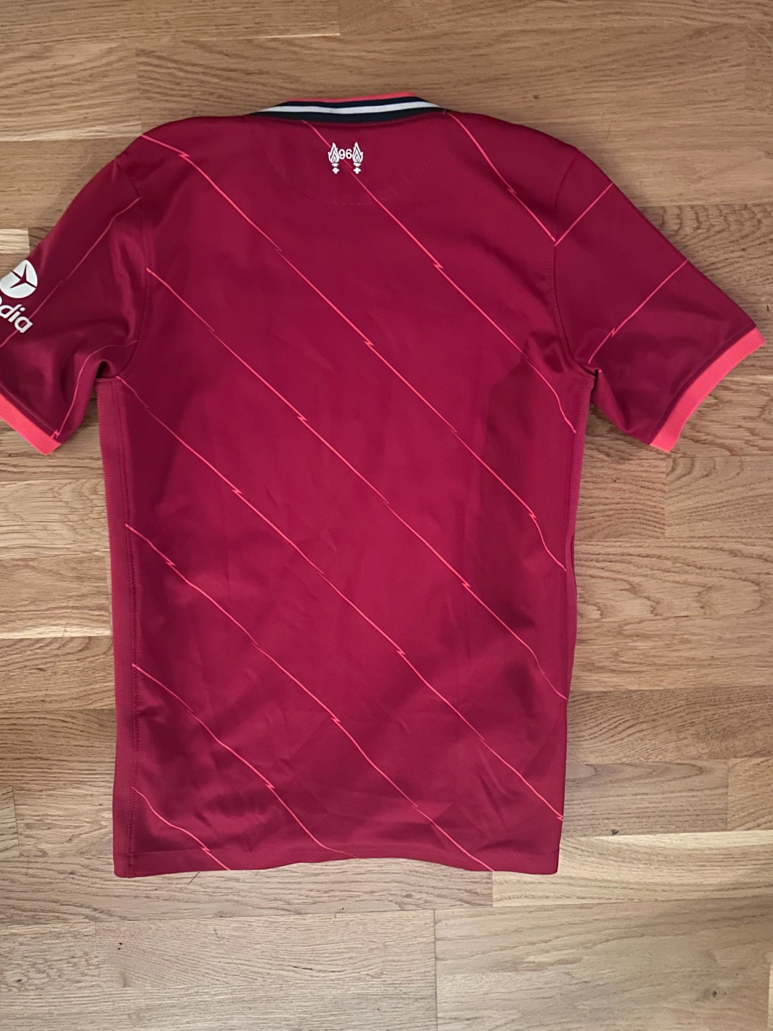 Liverpool FC röd Nike fotbollströja - 1