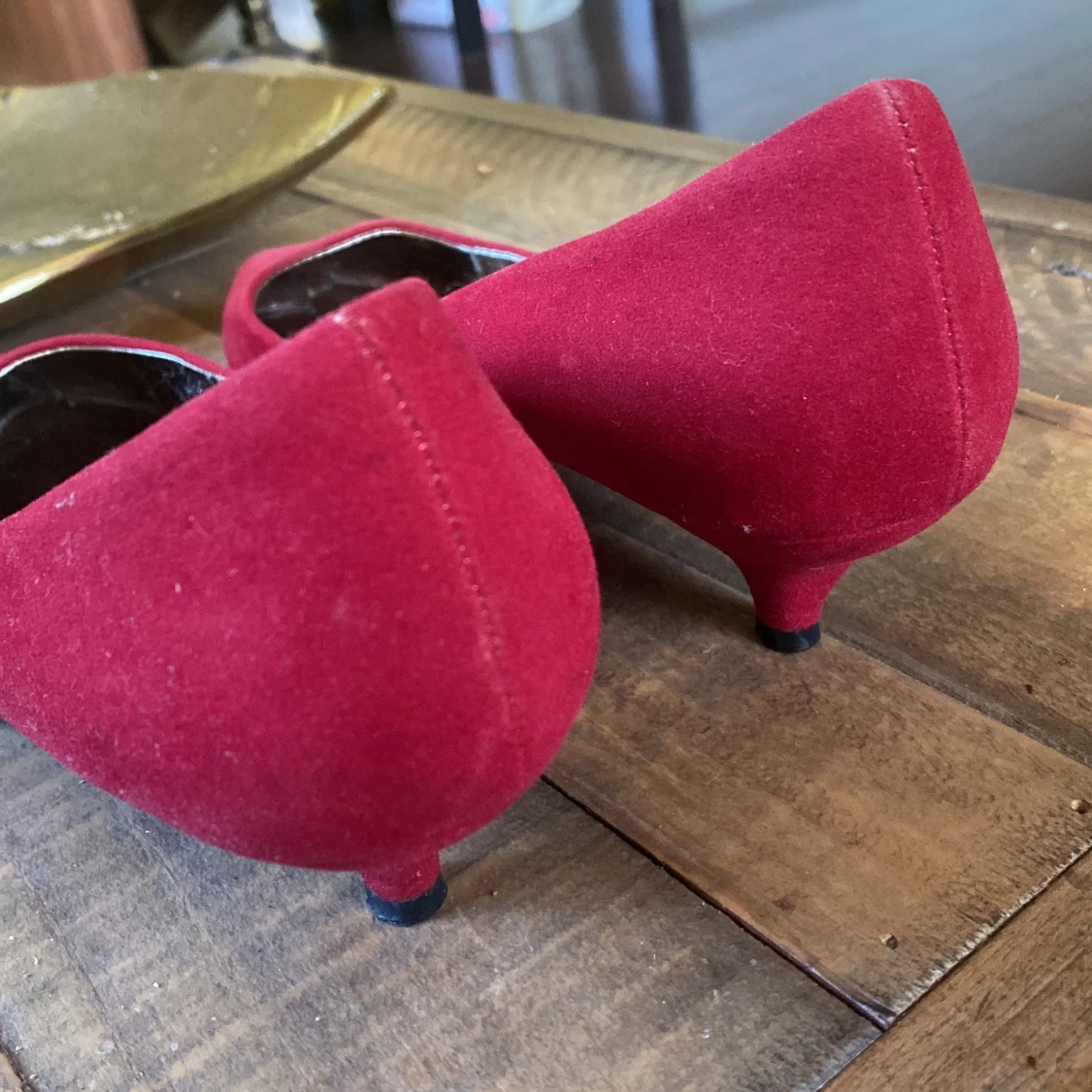 Röda pumps med spetsig tå - 2