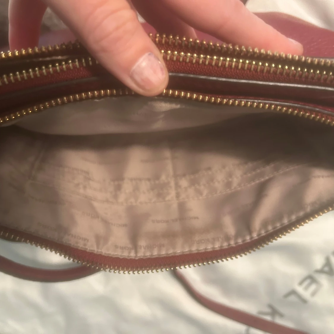 Röd axelväska från Michael Kors - 3