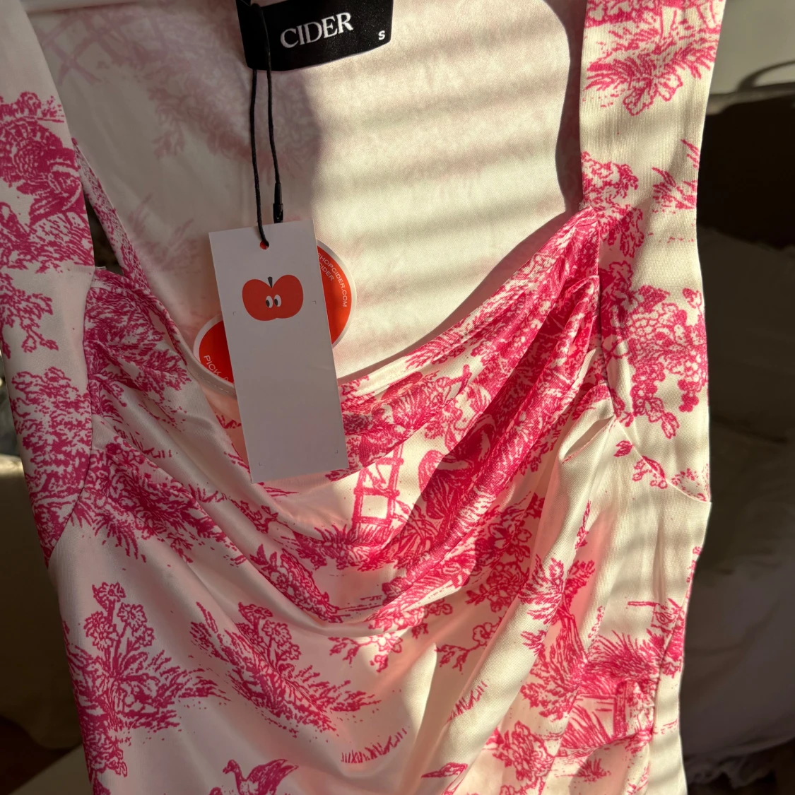 Vit och rosa långklänning från Cider - 2