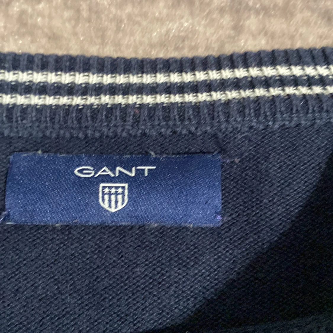 Mörkblå stickad tröja från GANT - 2