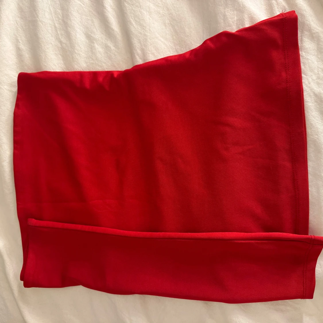 Två toppar i rött och svart - 2