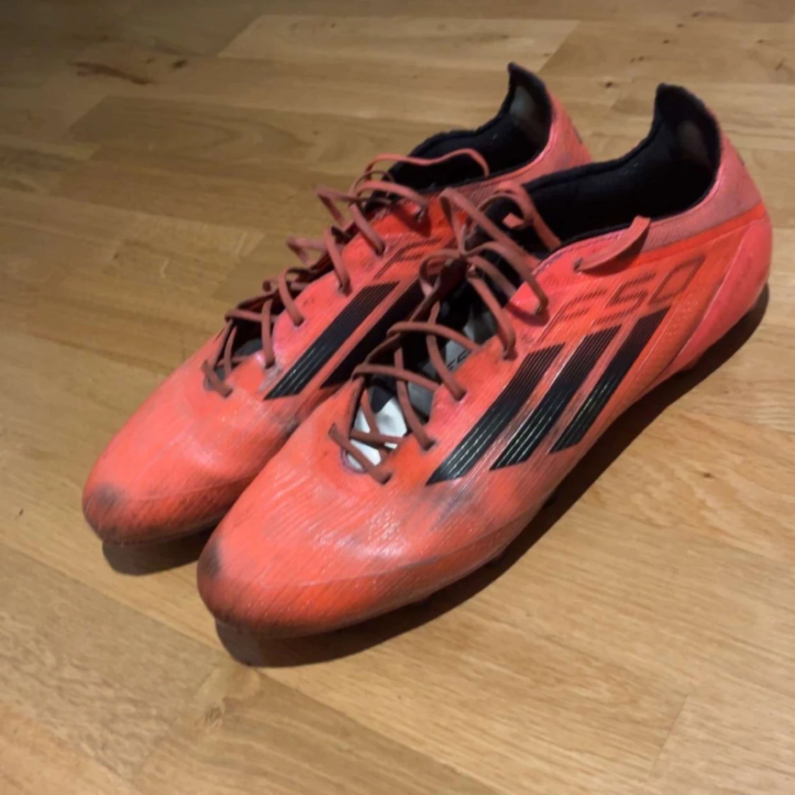 Adidas fotbollsskor  - 1