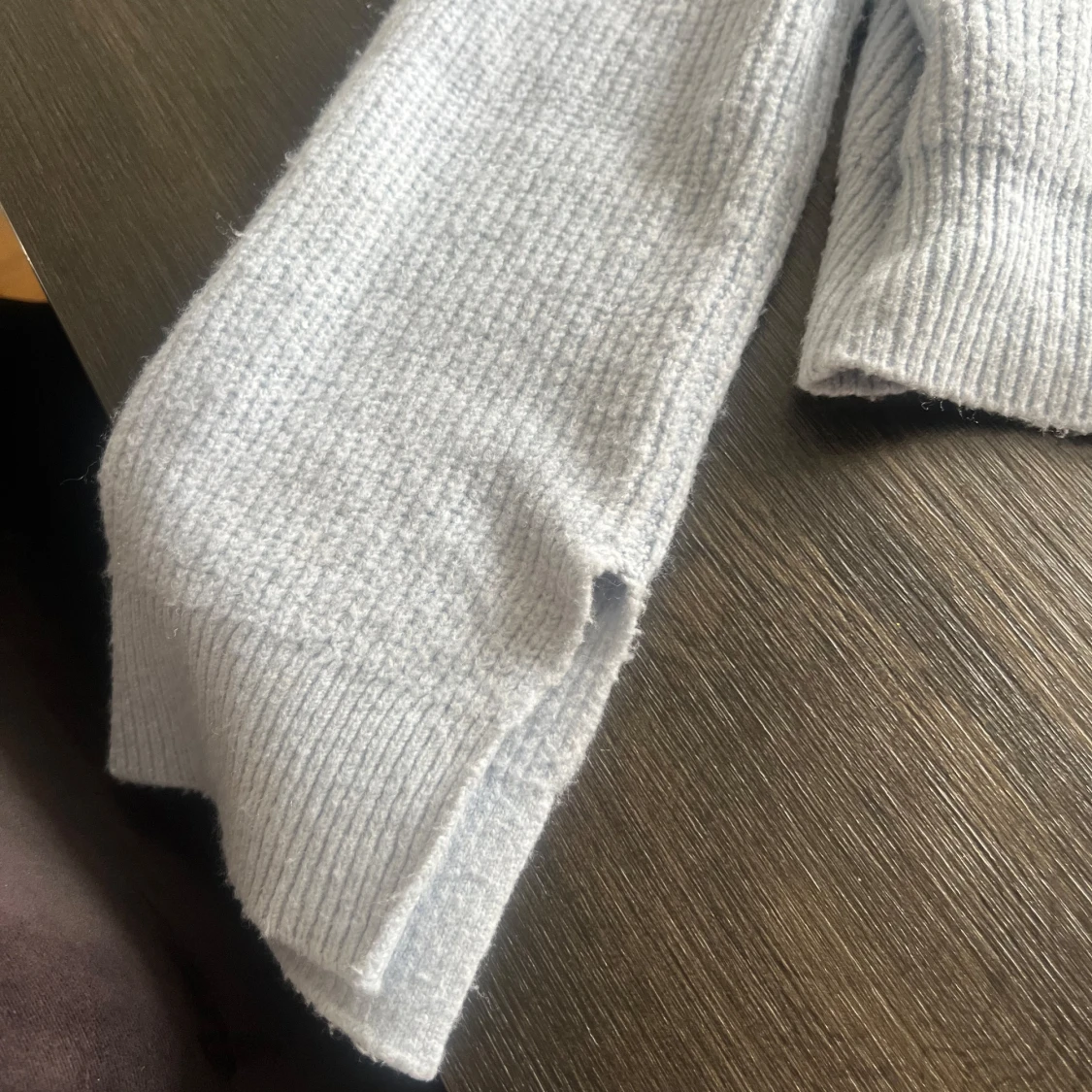 Ljusgrå ribbad stickad topp Gina Tricot - 1