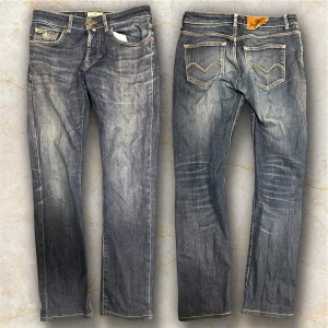 Morris jeans - Feta jeans från Morris. Dock är båda framfickorna trasiga och går inte att använda men det går såklart att sy ihop. W29 L32