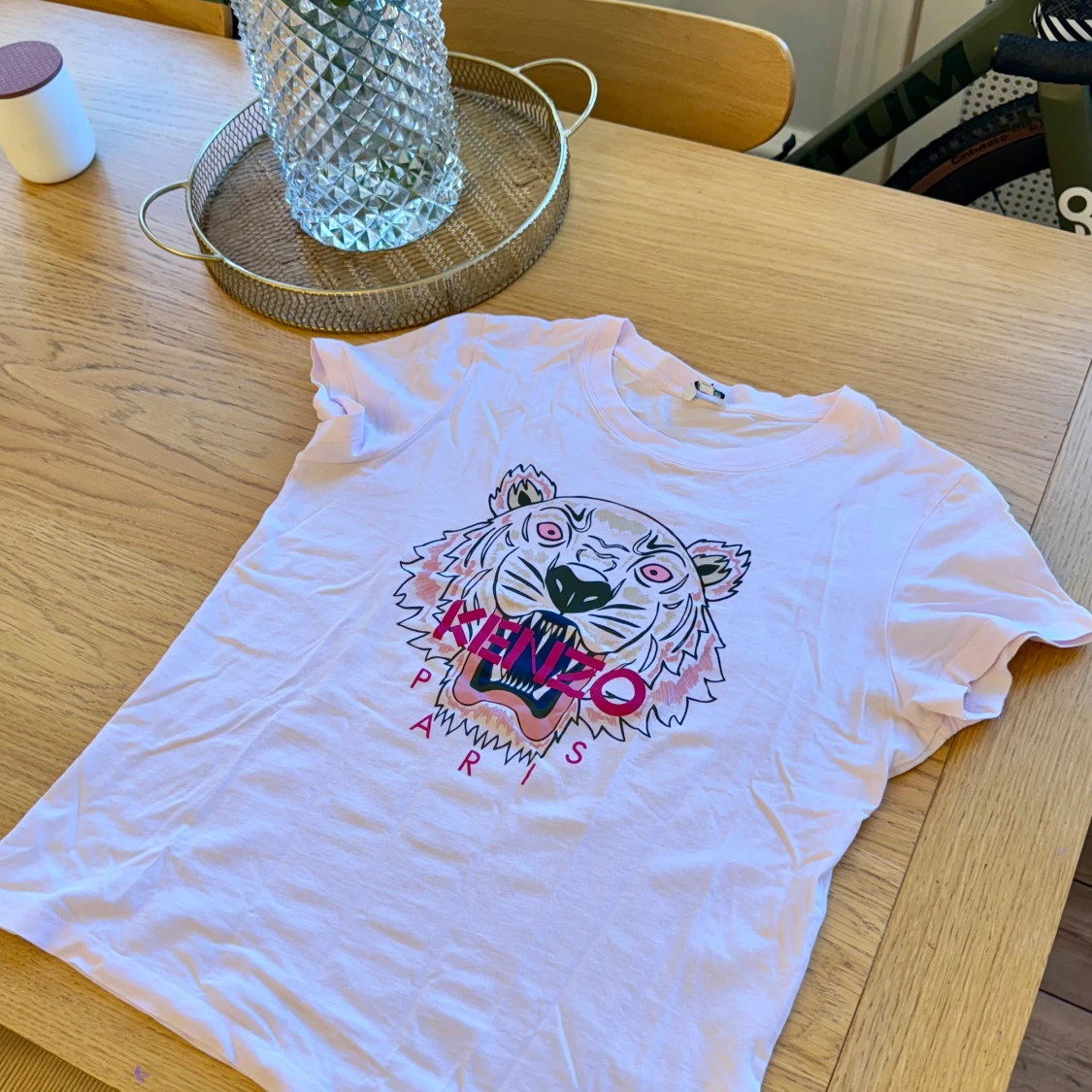 Ljusrosa Kenzo t-shirt med tigertryck - 1