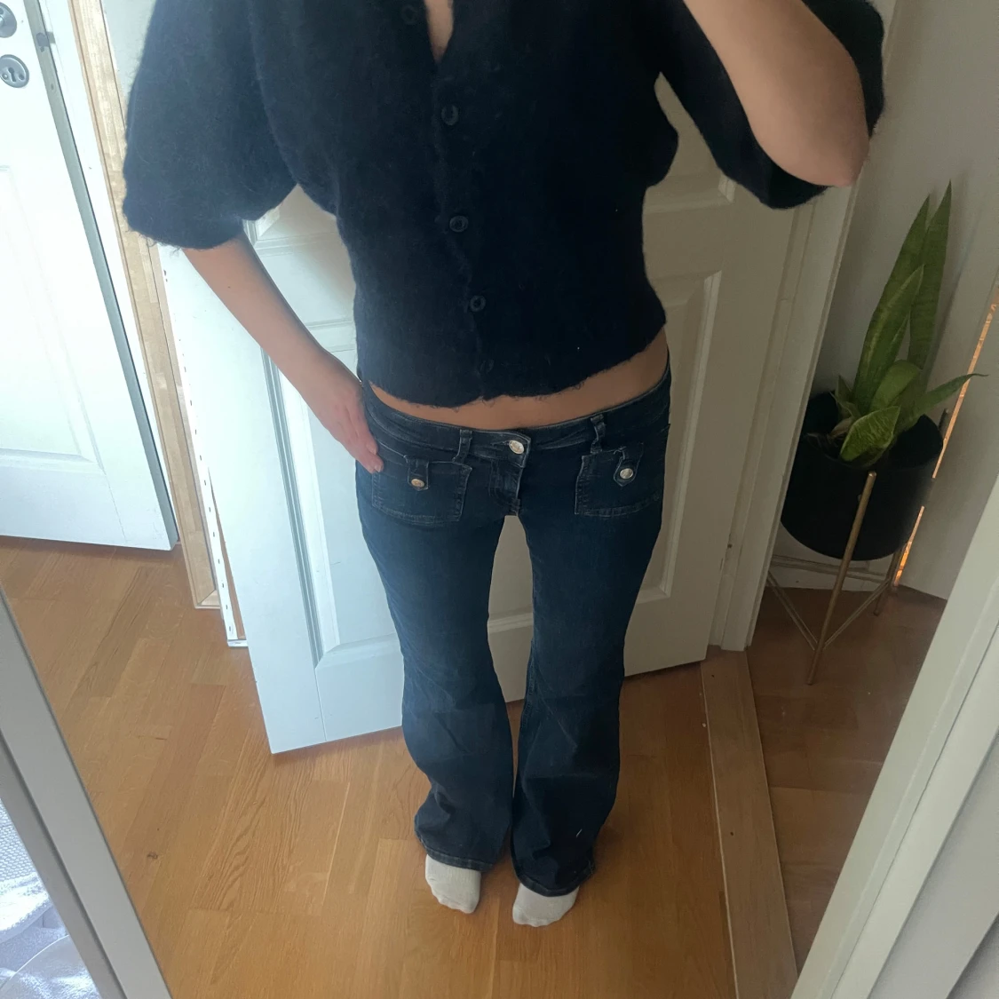 Mörkblå bootcut jeans med låg midja - 1