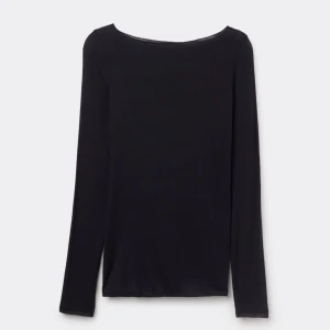 Svart intimissmi tröja - Helt oanvönd. Passar till mpnga tillfällen 