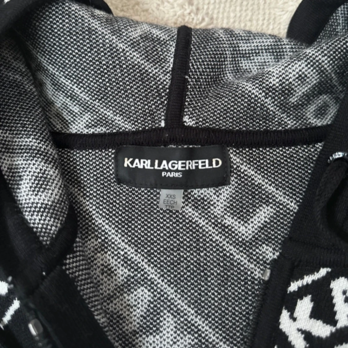 Cool ziptröja från Karl Lagerfeld - 2