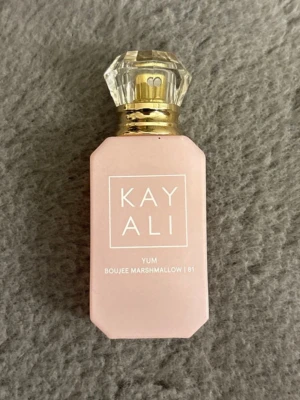 Kayali parfym - Yum Boujee Marshmallow 81 av Kayali 🧁🍬🍨