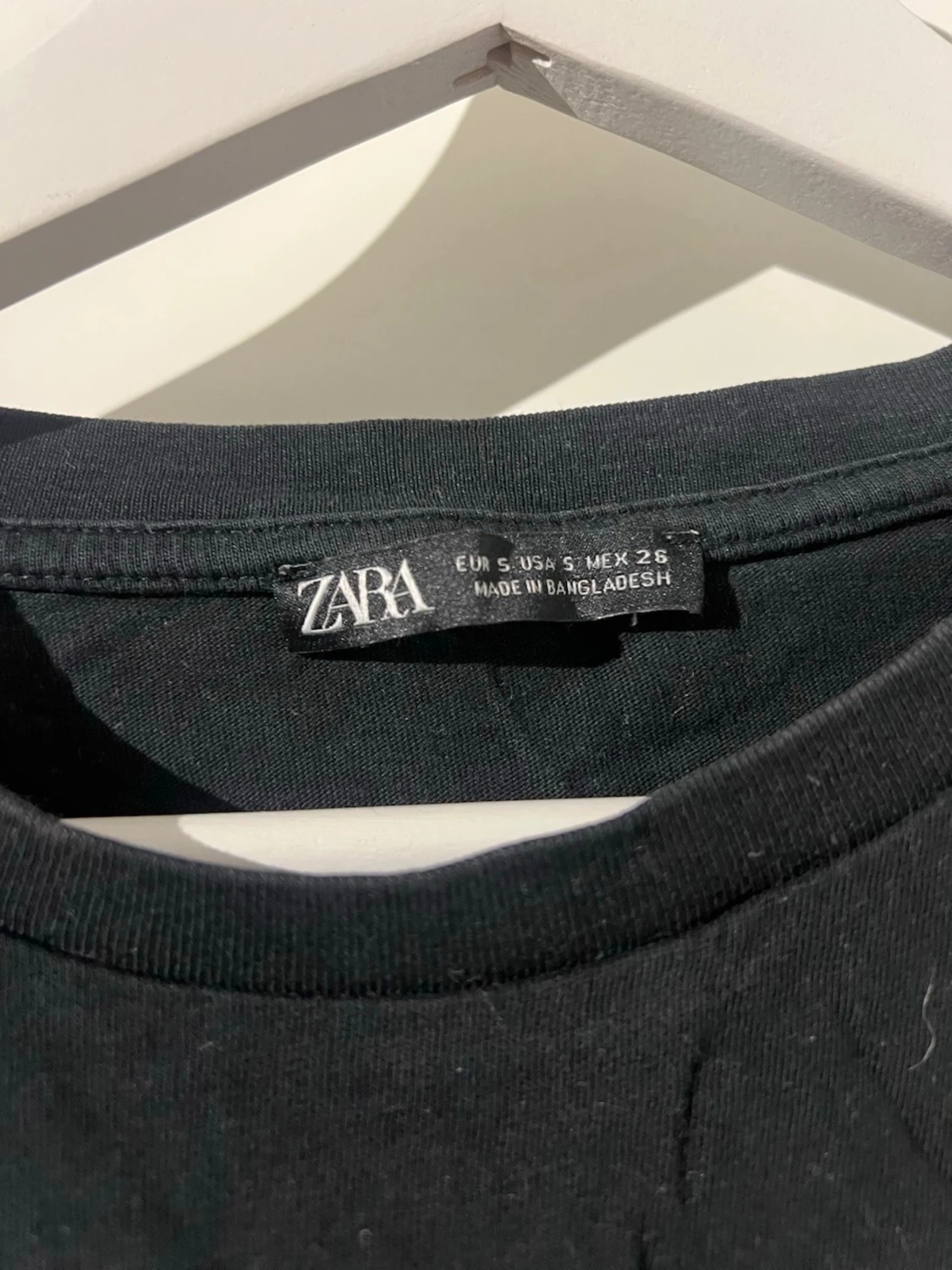 Svart t-shirt från Zara, storlek S - 1