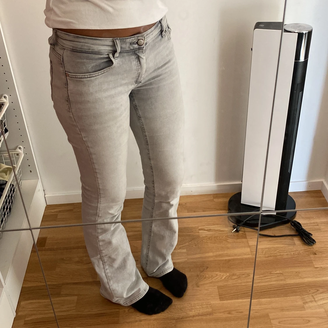 Ljusgrå bootcut jeans från Only - 1