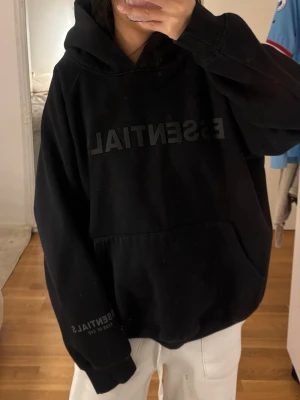 Essentials Hoodie - Storlek L