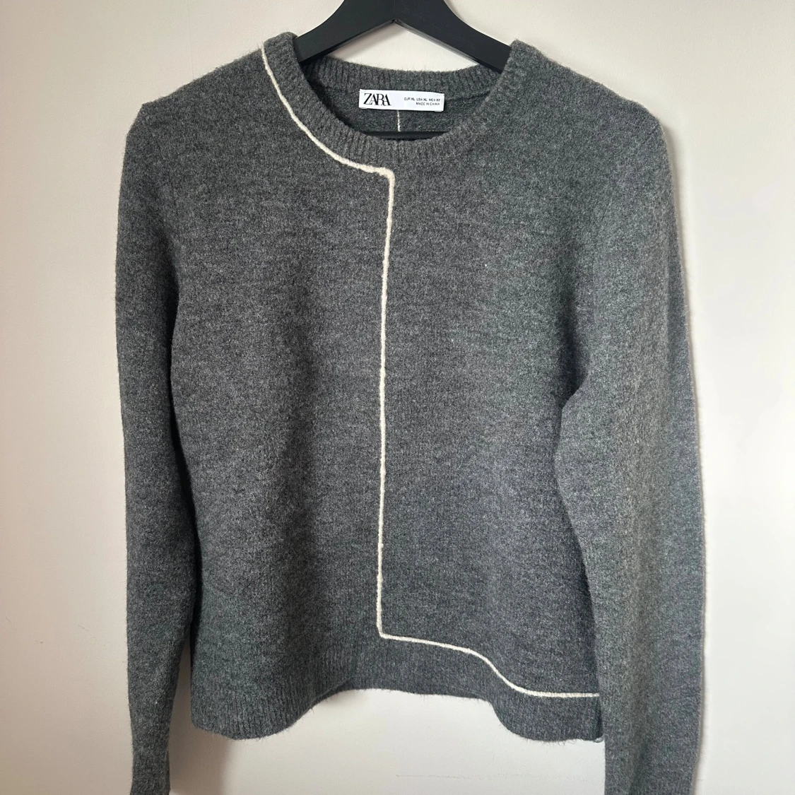 Grå stickad tröja från Zara XL - 1