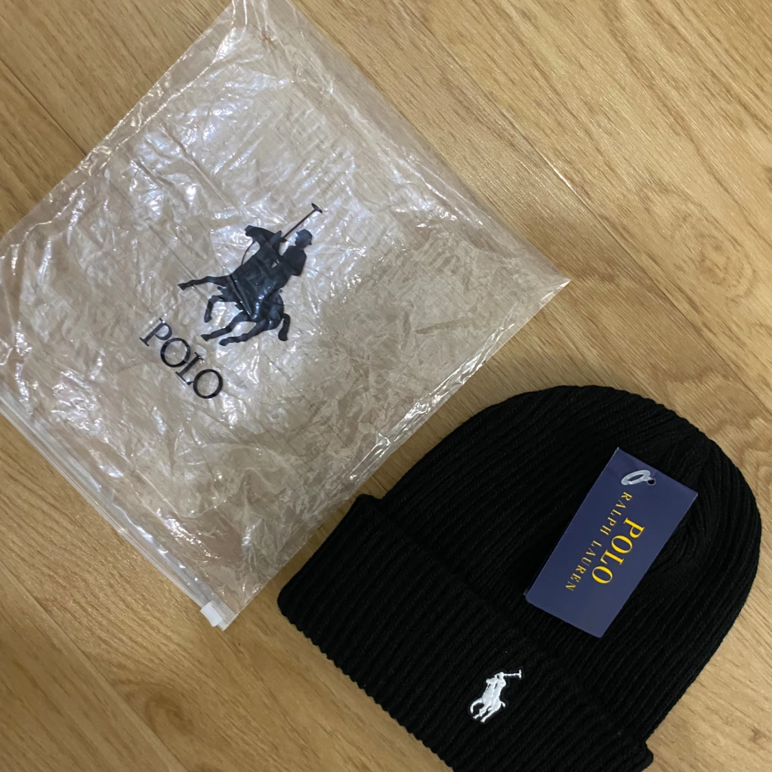 Svart ribbad mössa från Polo Ralph Lauren