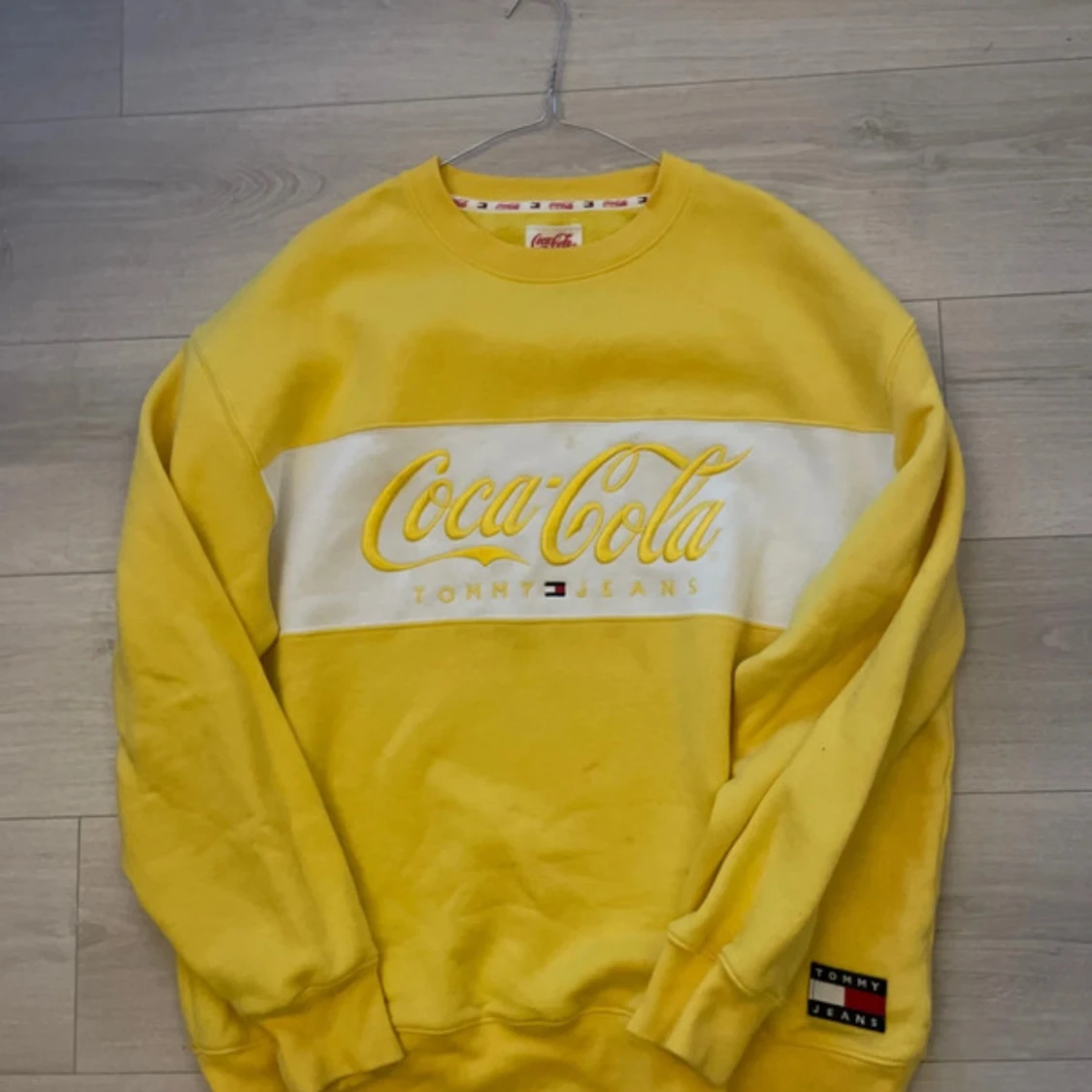Coca-Cola x Tommy Jeans sweatshirt XL - 1