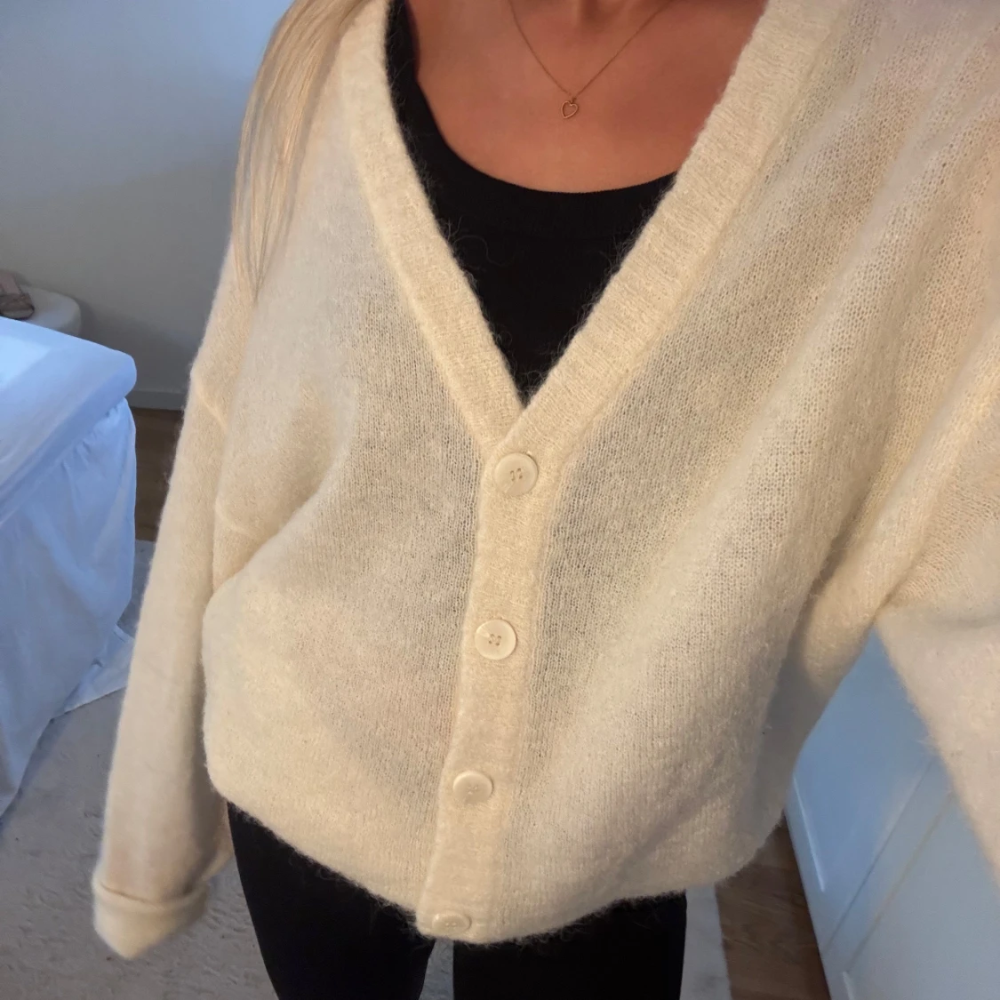 Vit stickad kofta från Cubus - 2