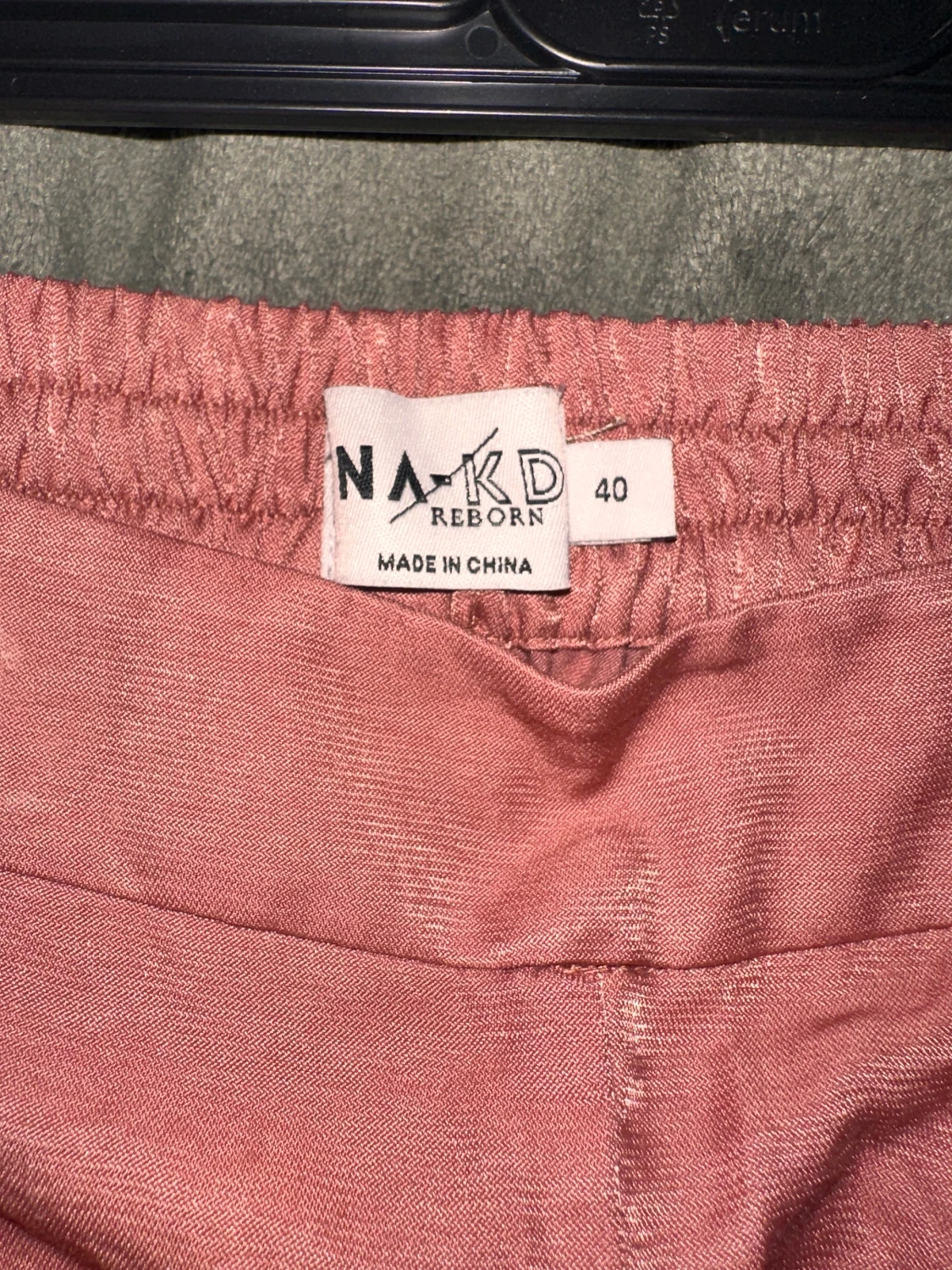 Rosa wide byxor från NA-KD Reborn - 2