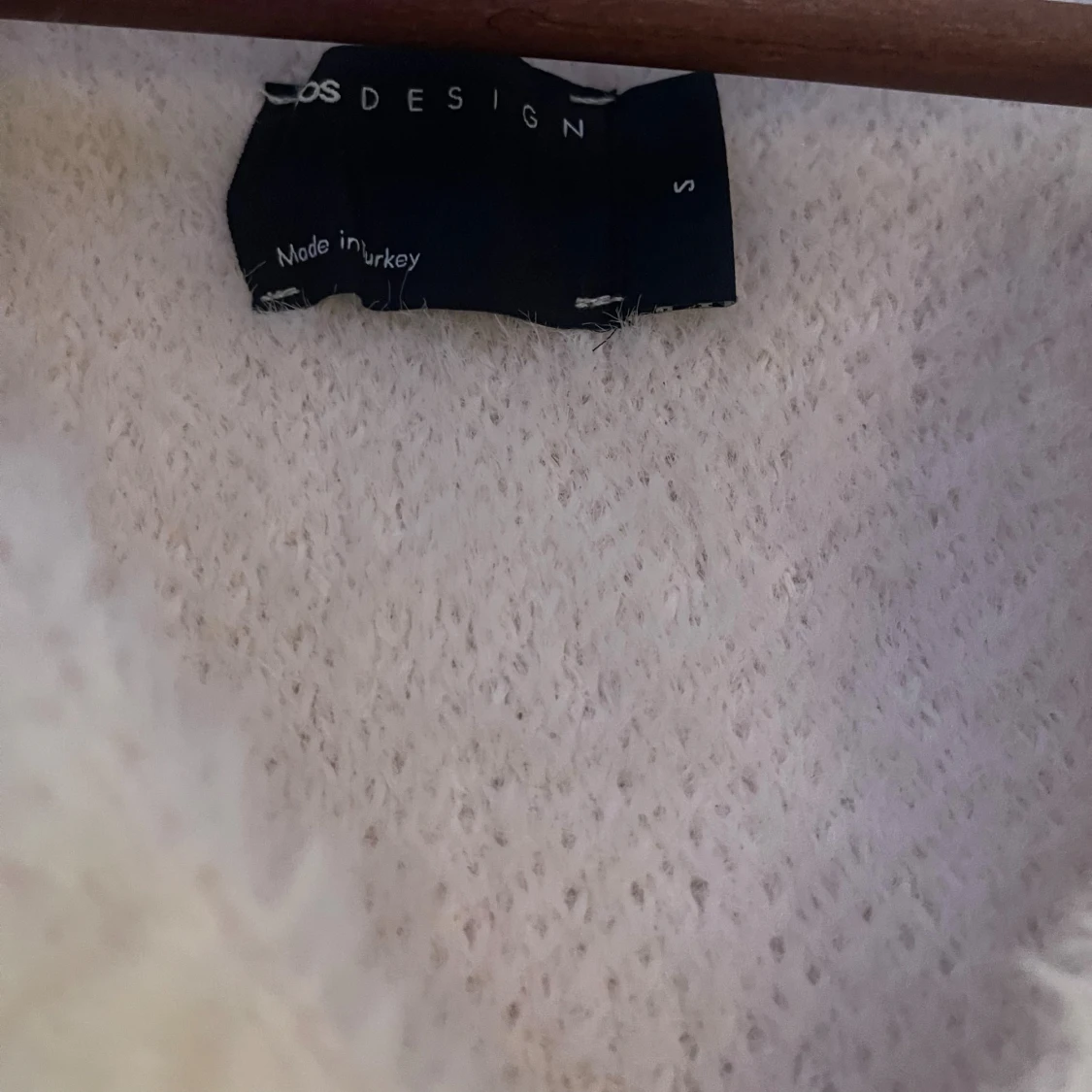 Vit fluffig tröja från ASOS DESIGN - 2